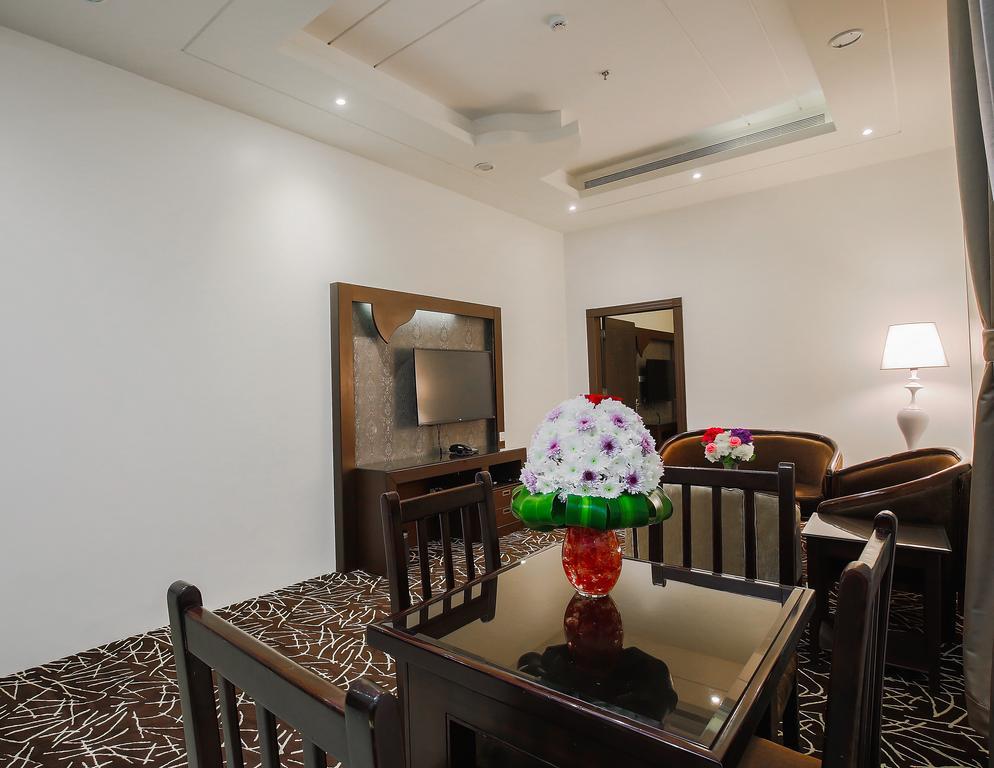 Rest Night Hotel Apartment Riadh Exterior foto A suite at the hotel